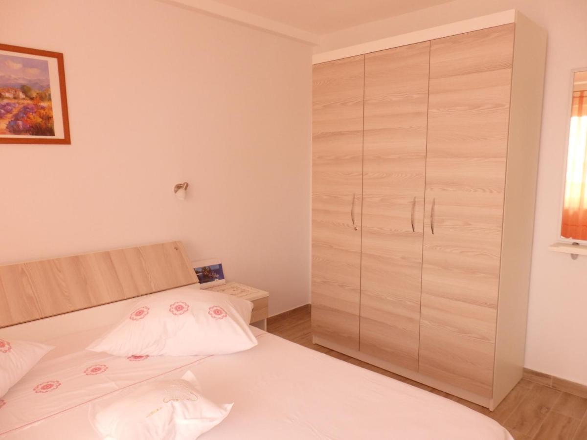 Apartmani Stipan Brela Luaran gambar