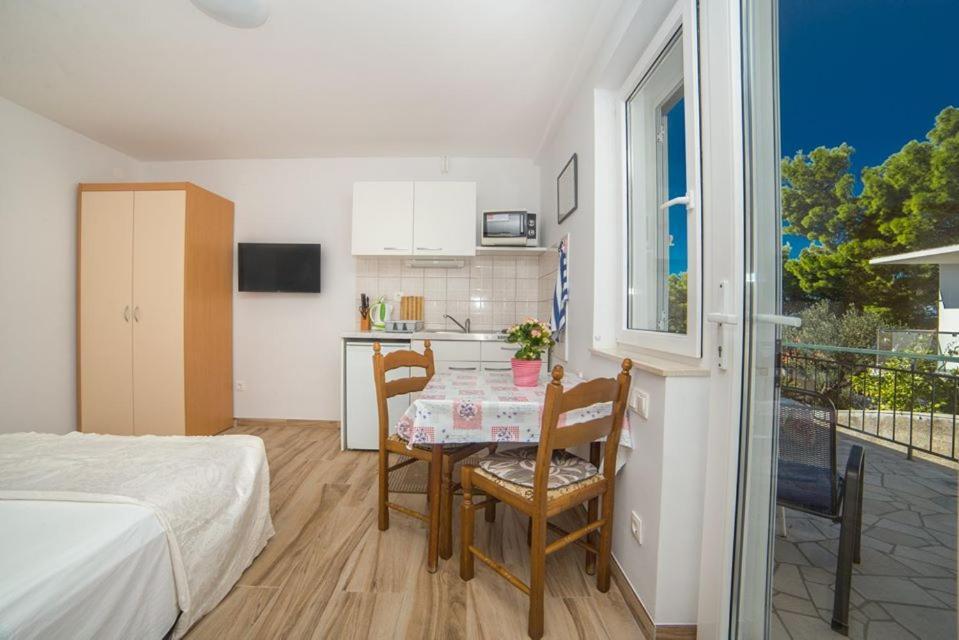 Apartmani Stipan Brela Luaran gambar
