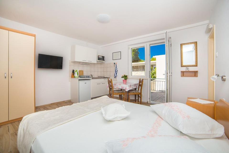 Apartmani Stipan Brela Luaran gambar